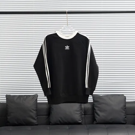 アディダス パーカー