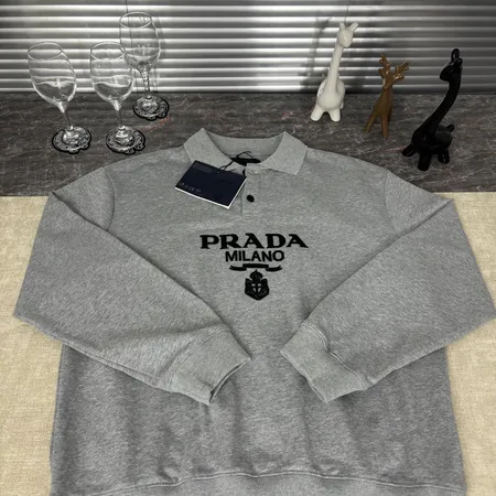 プラダ パーカー