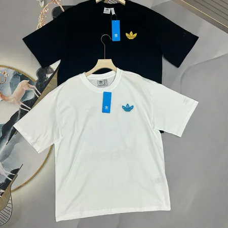 アディダス Tシャツ