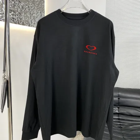 バレンシアガ Tシャツ