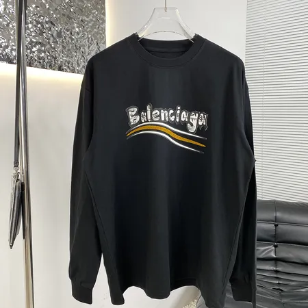 バレンシアガ Tシャツ