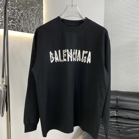 バレンシアガ Tシャツ