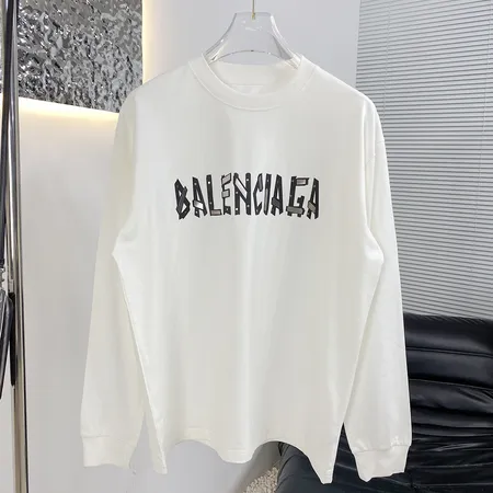 バレンシアガ Tシャツ