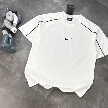 ナイキ Tシャツ