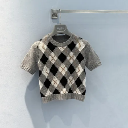 プラダ Tシャツ