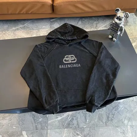 バレンシアガ パーカー