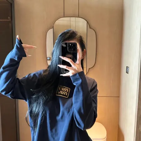 ミュウミュウ Tシャツ