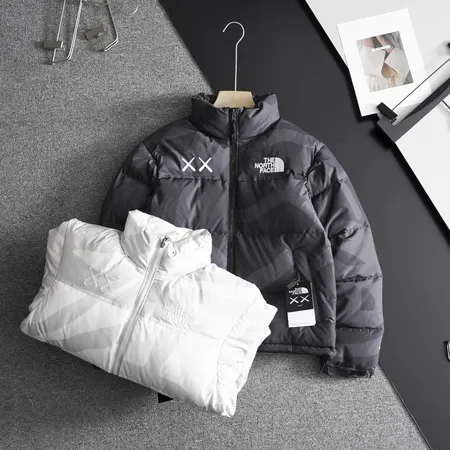 カウズ ダウンジャケット