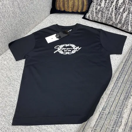 ジバンシィ Tシャツ