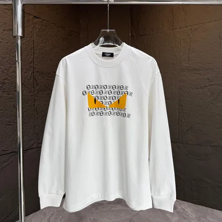 フェンディ Tシャツ