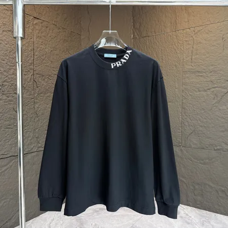 プラダ Tシャツ