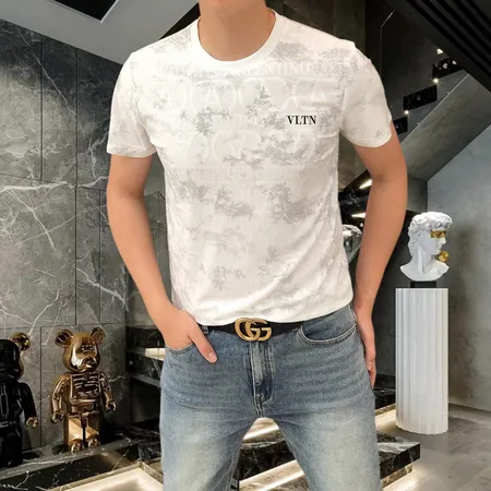 ヴァレンティノ Tシャツ