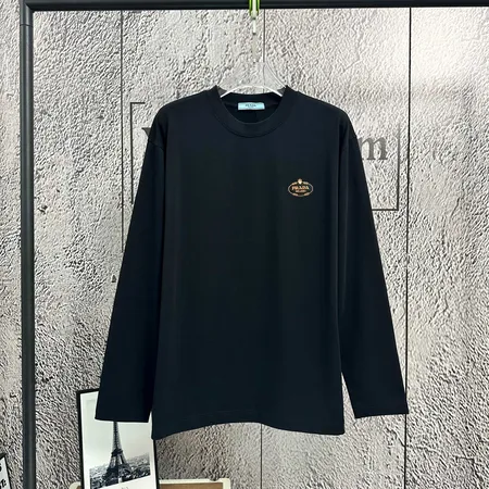 プラダ Tシャツ