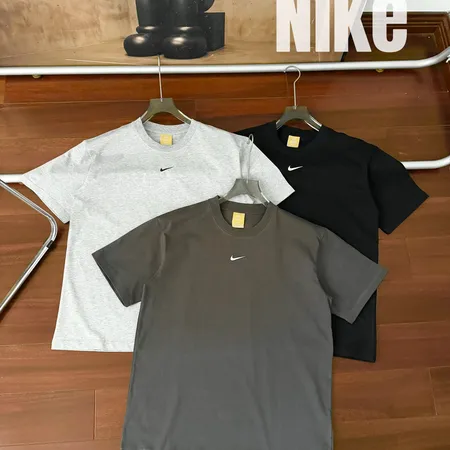 ナイキ Tシャツ