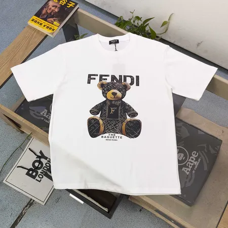 フェンディ Tシャツ