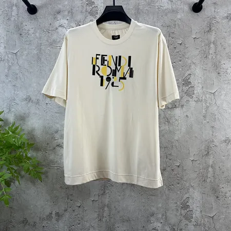 フェンディ Tシャツ
