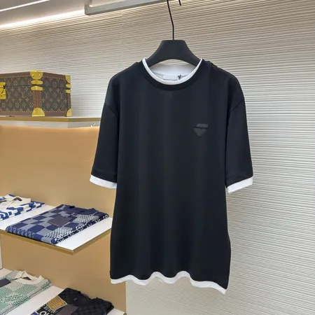 プラダ Tシャツ