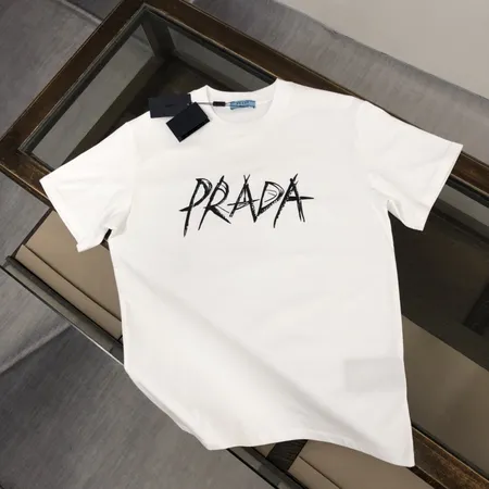 プラダ Tシャツ