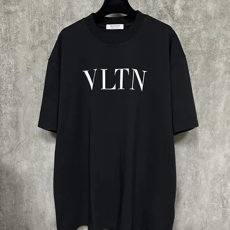 ヴァレンティノ Tシャツ