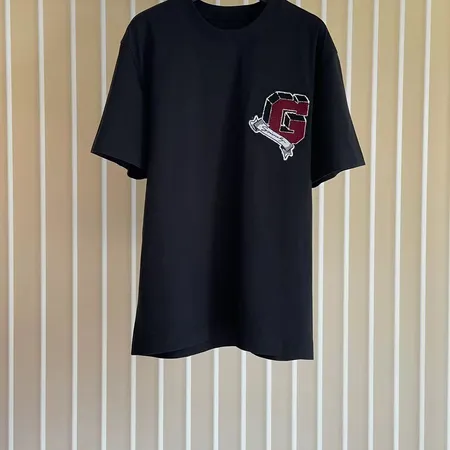 ジバンシィ Tシャツ