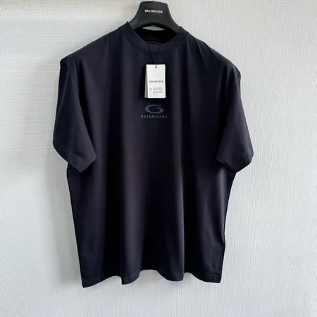 バレンシアガ Tシャツ