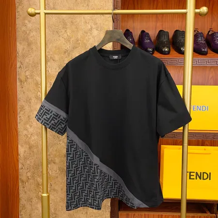 フェンディ Tシャツ