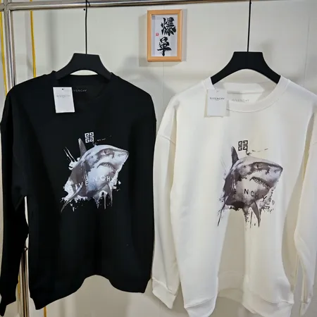 ジバンシィ パーカー