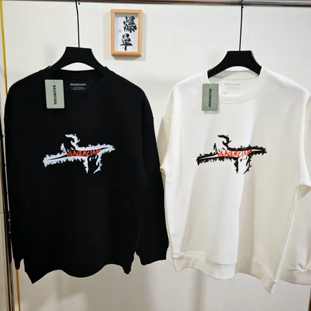 バレンシアガ パーカー