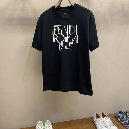 フェンディ Tシャツ