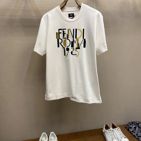 フェンディ Tシャツ