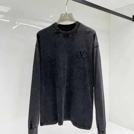 ヴァレンティノ Tシャツ