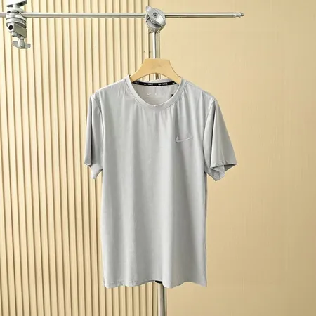 ナイキ Tシャツ