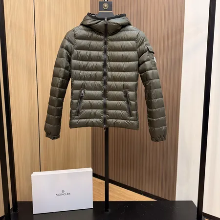 モンクレール ダウンジャケット