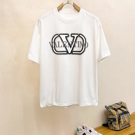 ヴァレンティノ Tシャツ