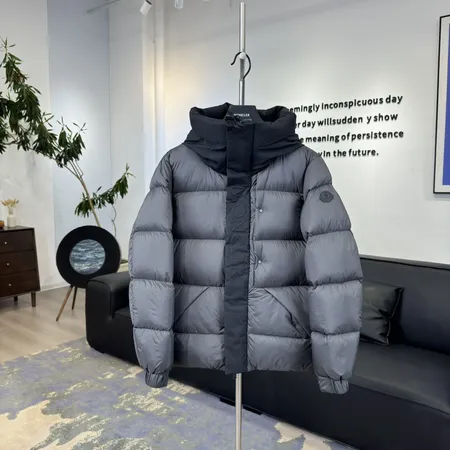 モンクレール ダウンジャケット