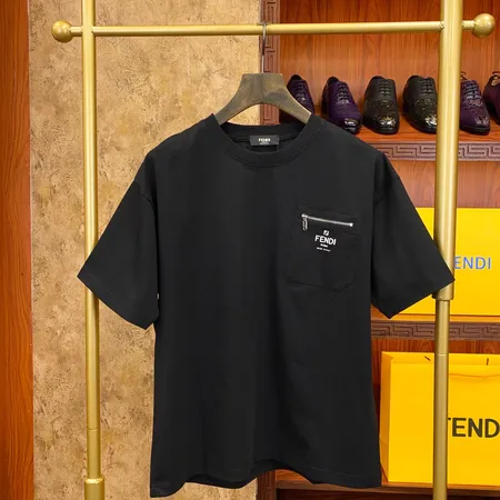 フェンディ Tシャツ