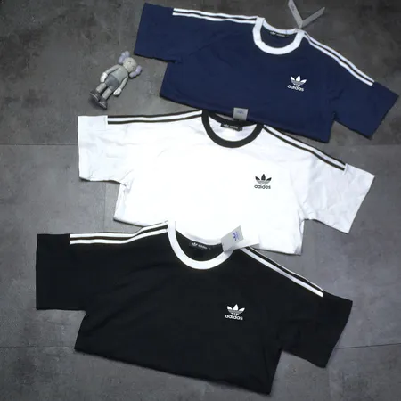 アディダス Tシャツ