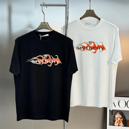 ジバンシィ Tシャツ