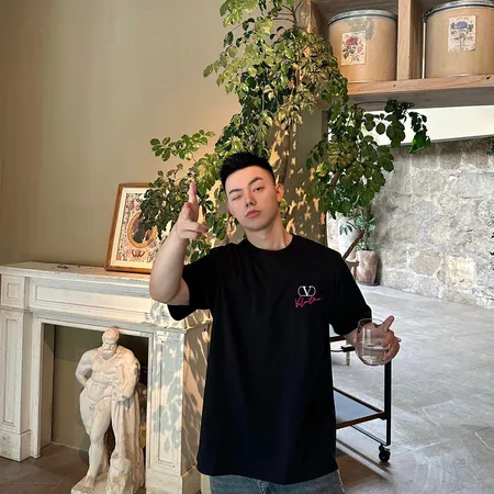 ヴァレンティノ Tシャツ