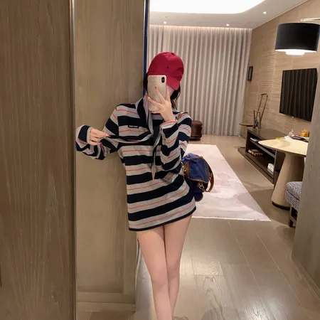 ミュウミュウ Tシャツ