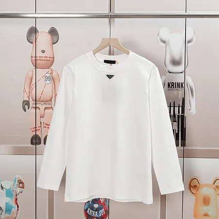 プラダ Tシャツ