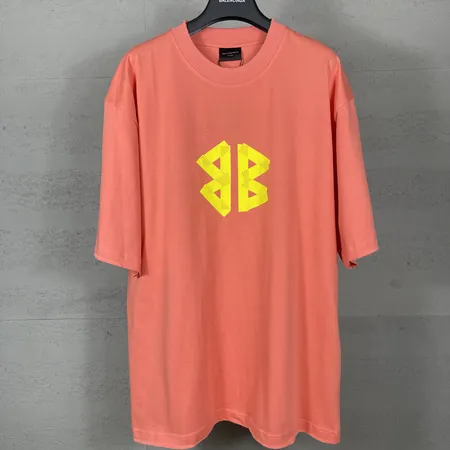 バレンシアガ Tシャツ