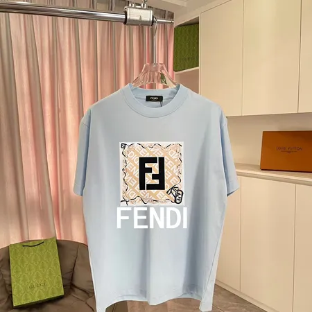 フェンディ Tシャツ