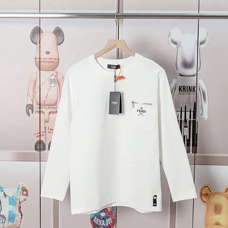 フェンディ Tシャツ