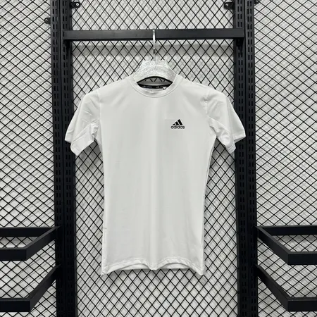 アディダス Tシャツ