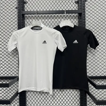 アディダス Tシャツ