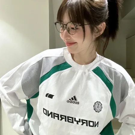 アディダス パーカー