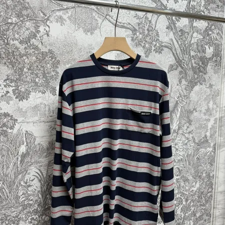 ミュウミュウ Tシャツ