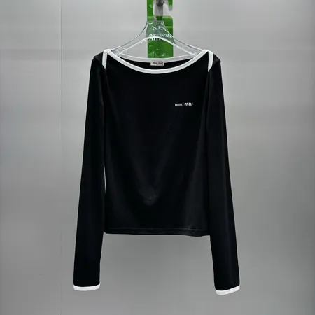 ミュウミュウ Tシャツ