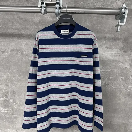 ミュウミュウ パーカー